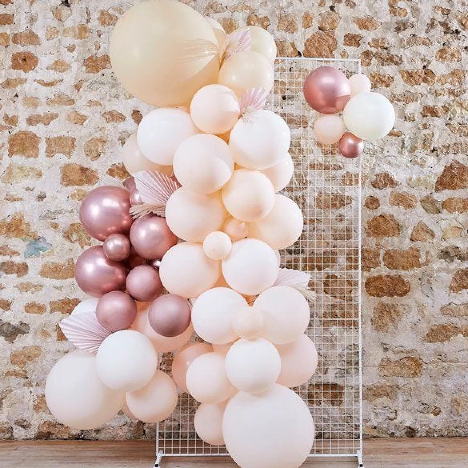 Party Delights A Touch Of Pampas Balloon Arch Kit - 70 Balloons< Arches & Clouds