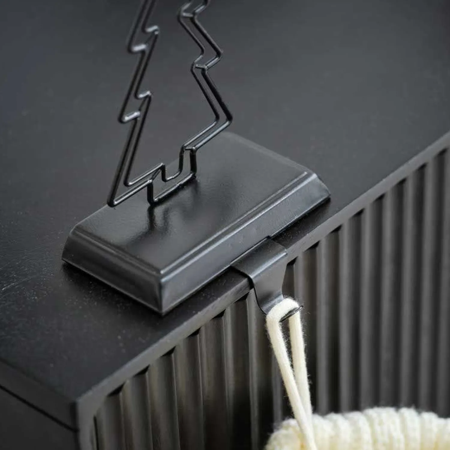 Black Metal Tree Stocking Holder - 14Cm<Party Delights Sale