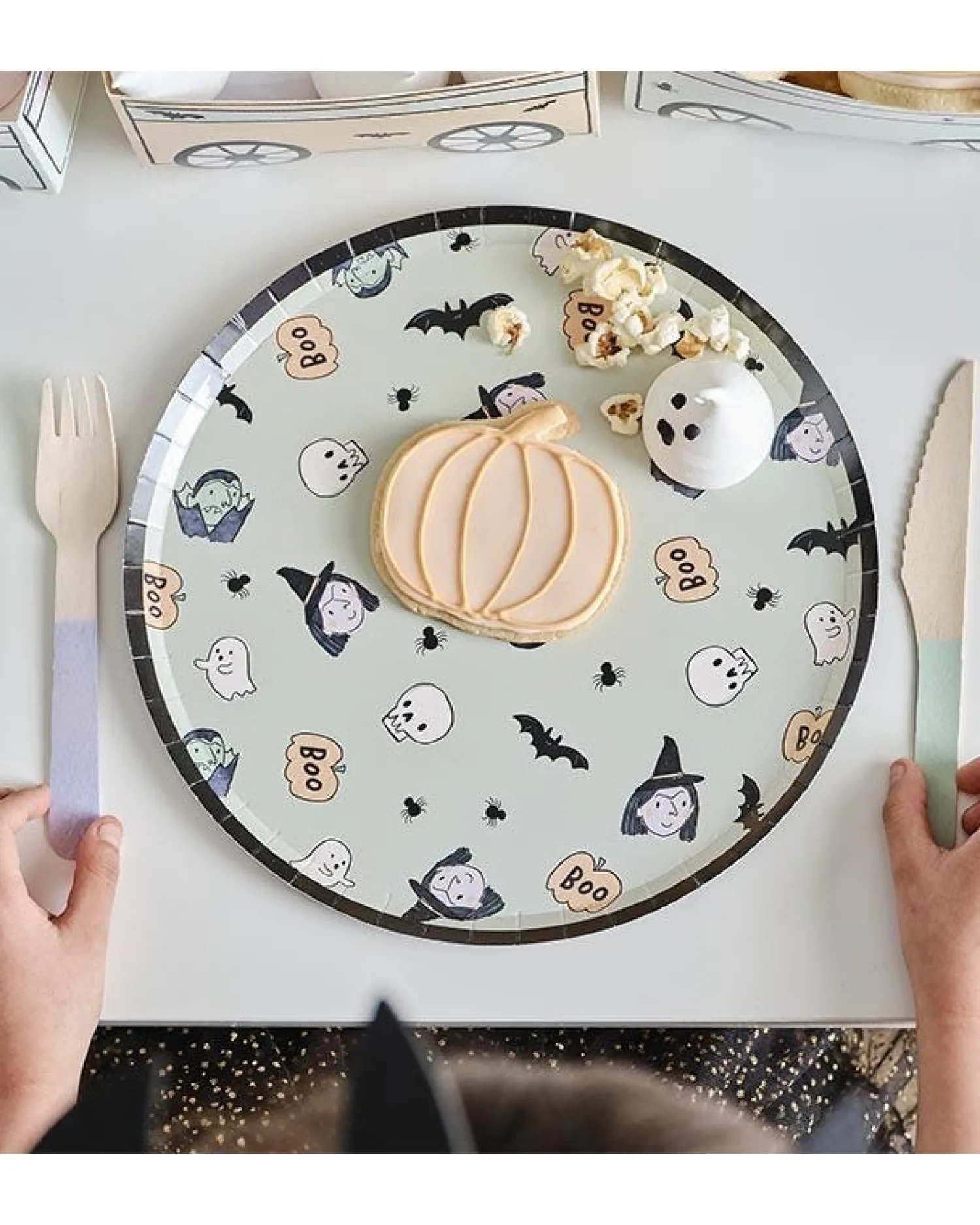 Boo Crew Paper Plates (8Pk)<Party Delights