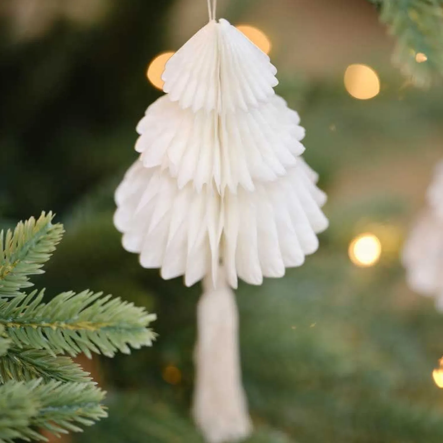 Cream Honeycomb Trees Decorations With Macrame Tassels (4Pk)<Party Delights Discount