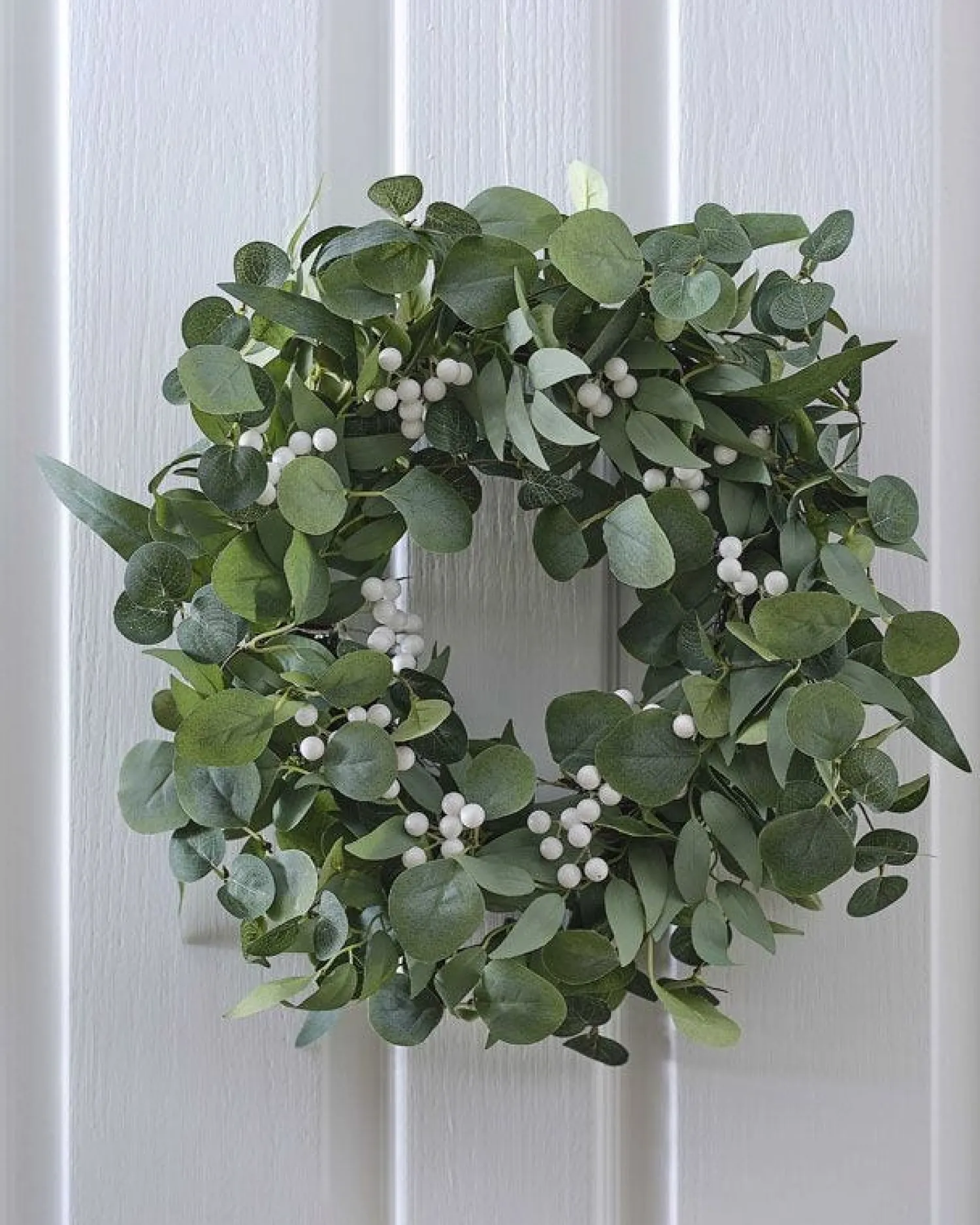 Eucalyptus And White Berries Wreath<Party Delights Sale