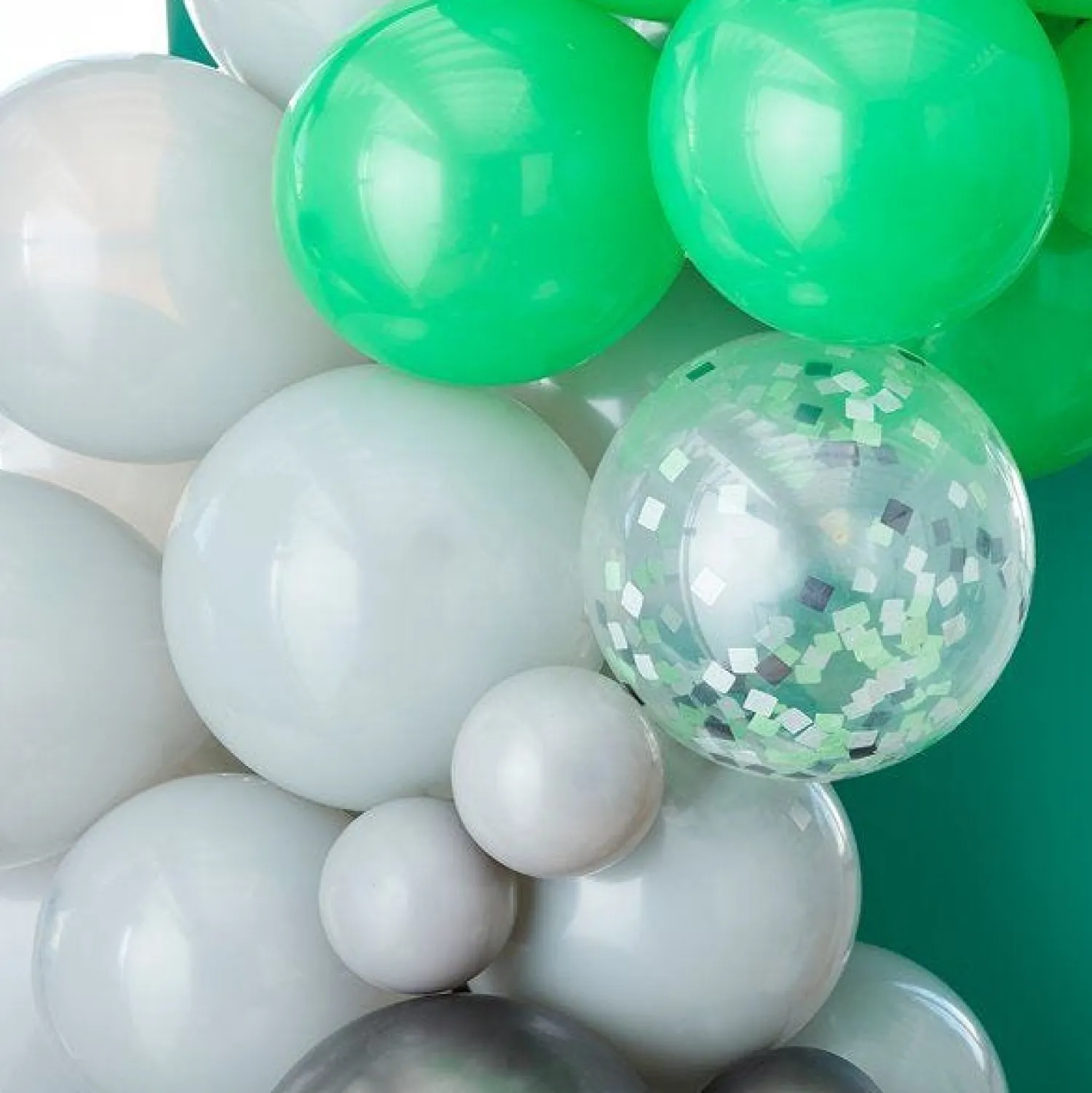 Party Delights Gamer Balloon Arch - 70 Balloons< Arches & Clouds