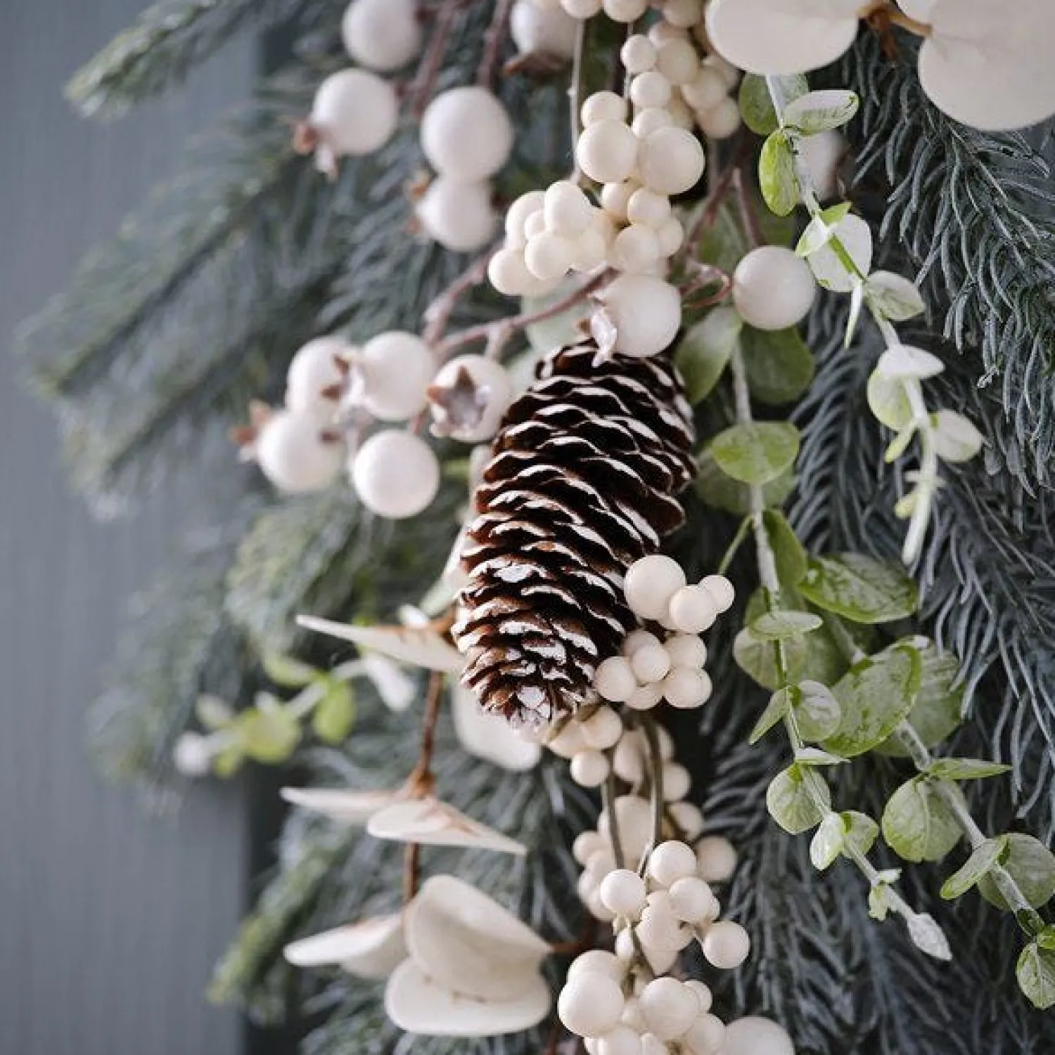 Green And White Foliage Door Swag<Party Delights Best