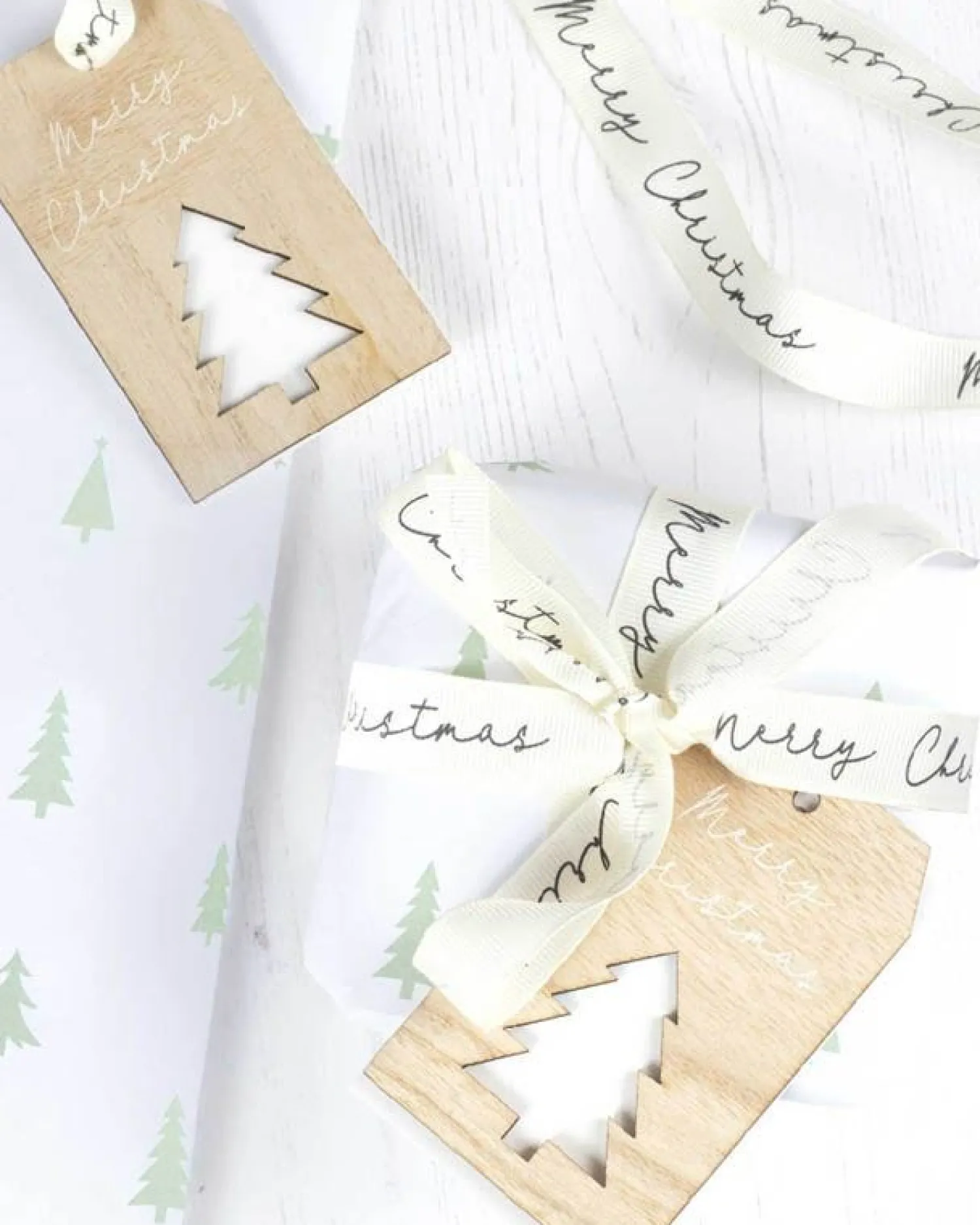 Green Christmas Tree Eco Wrapping Paper Kit With Ribbon & Tags<Party Delights Sale