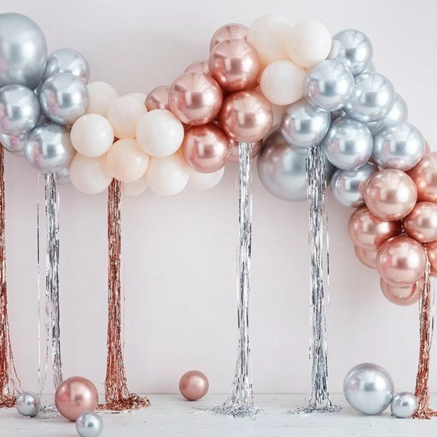 Party Delights Mixed Metallics Balloon Arch With Streamers - 95 Balloons< Hanging Decorations