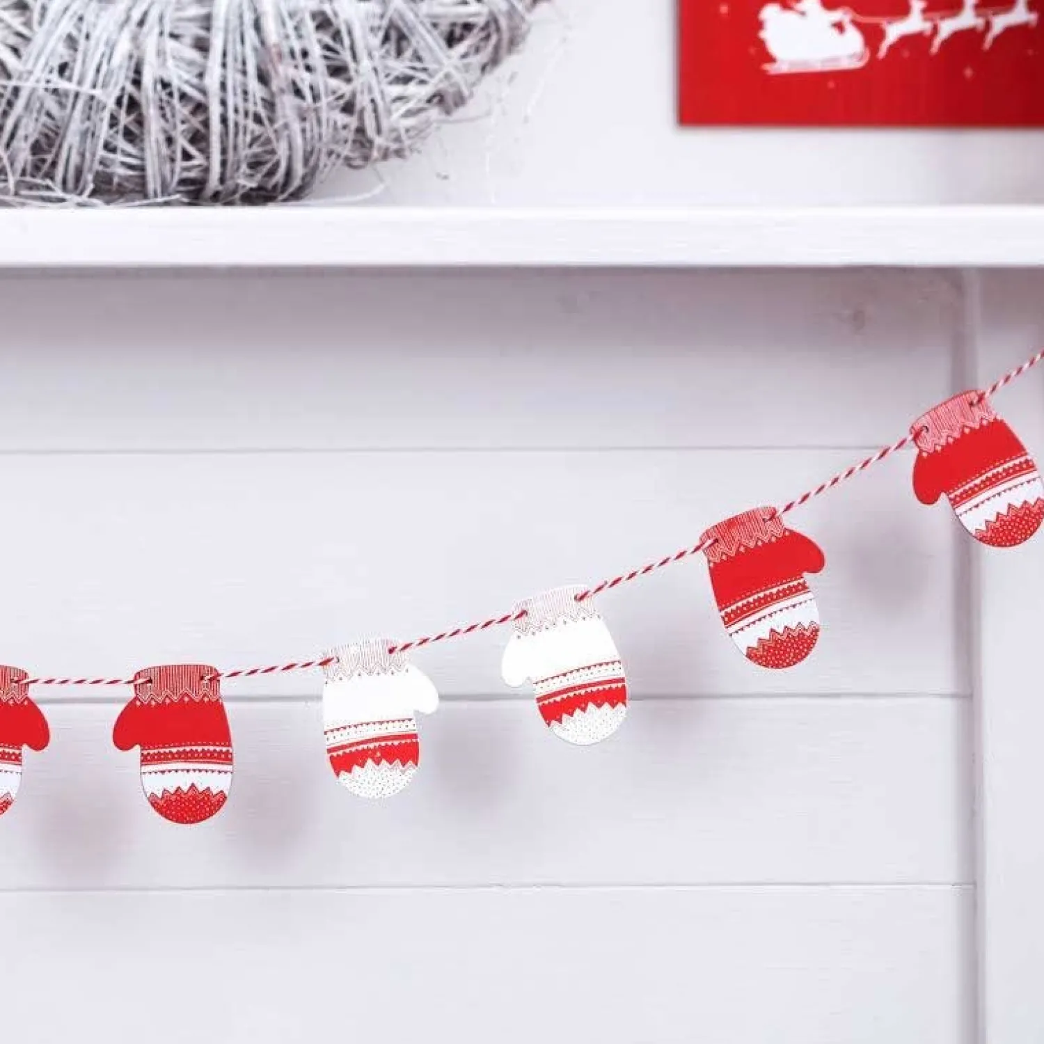 Red & White Festive Mitten Wooden Bunting - 1.5M<Party Delights Best