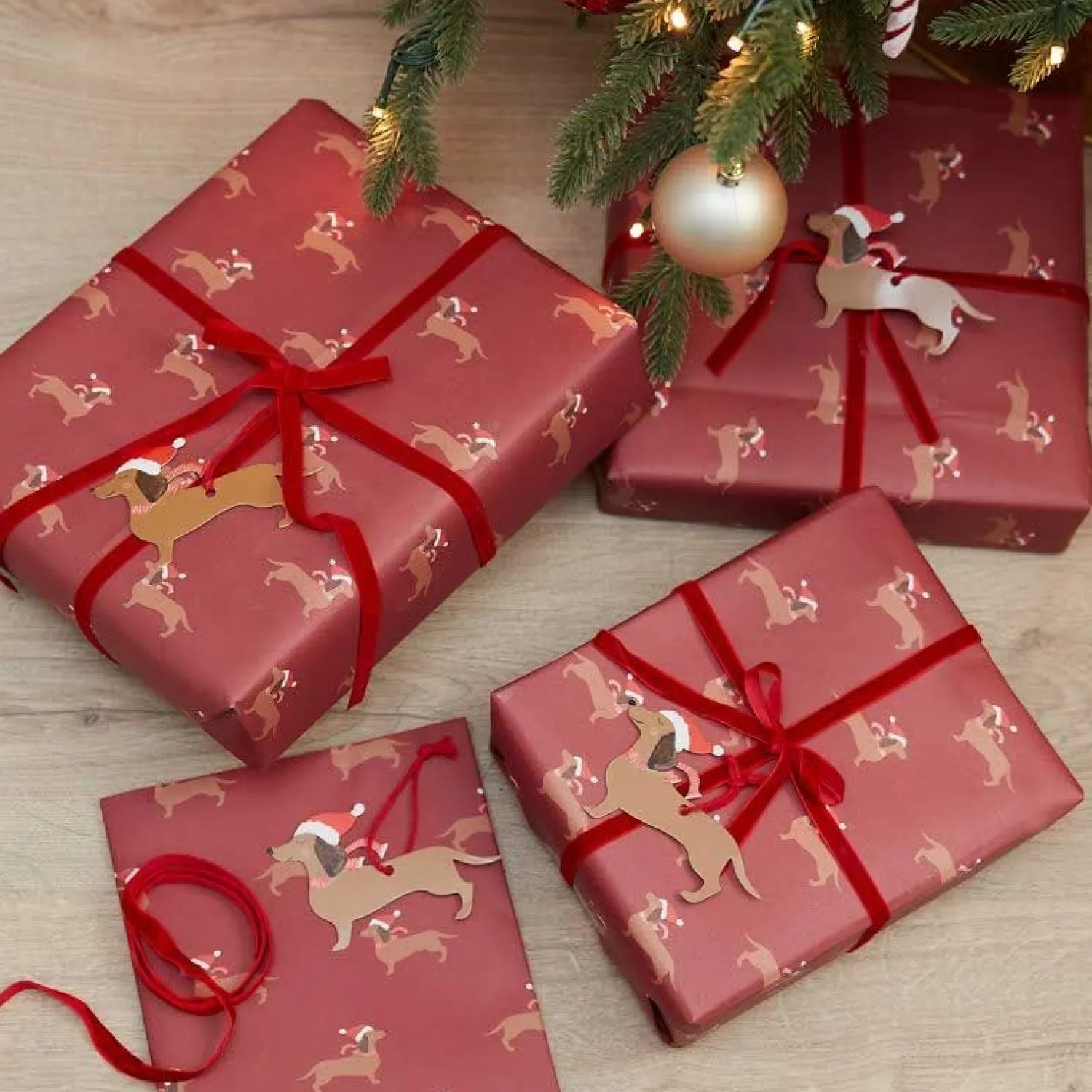Sausage Dog Christmas Wrapping Paper Kit - 2 Sheets (70Cm X 50Cm) With Tags & Ribbon<Party Delights Discount