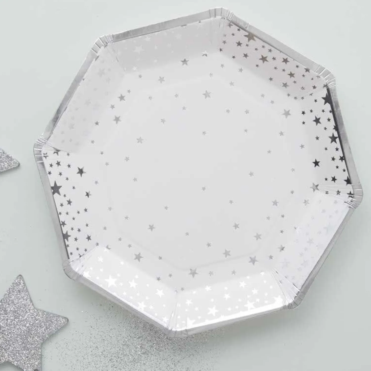 Silver Foil Star Paper Plates - 23Cm (8Pk)<Party Delights Clearance