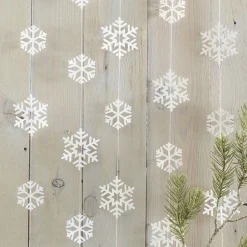 Party Delights Snowflake Paper Garland - 5M< Hanging Decorations
