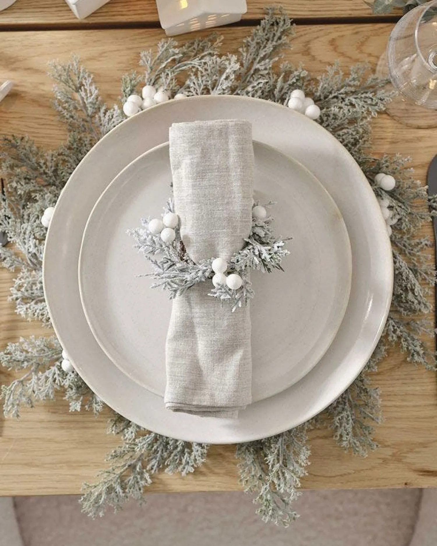 Snowy Foliage With Berries Place Mats (4Pk)<Party Delights Outlet