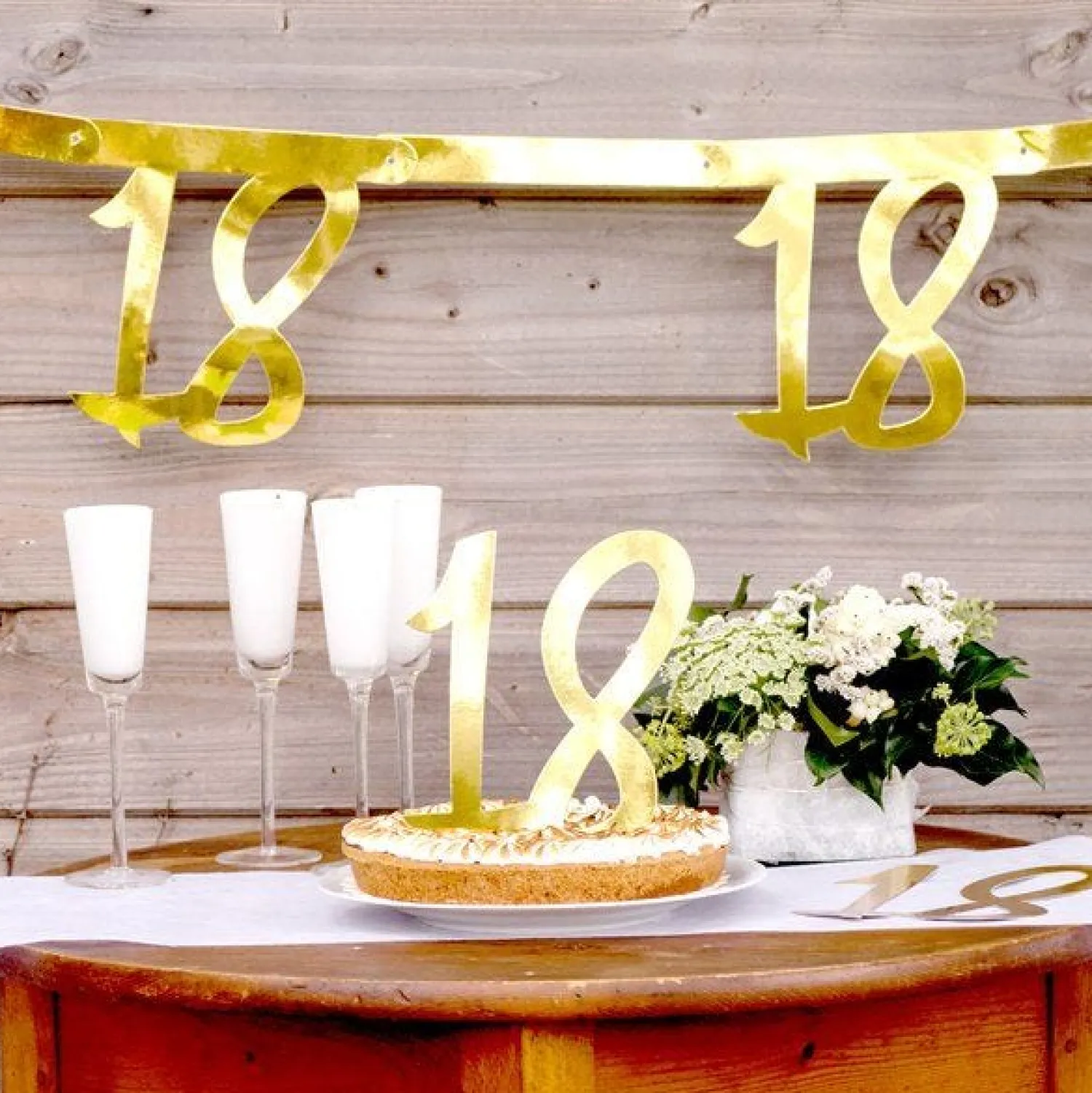 Party Delights White & Gold Sparkle 18Th Bunting - 2.5M< Bunting