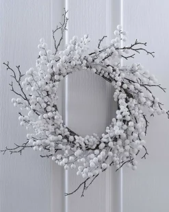 White Berries With Twig Wreath<Party Delights Sale