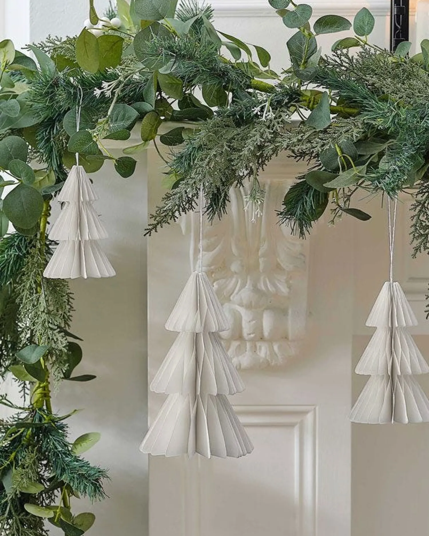 White Honeycomb Trees Hanging Decorations (3Pk)<Party Delights