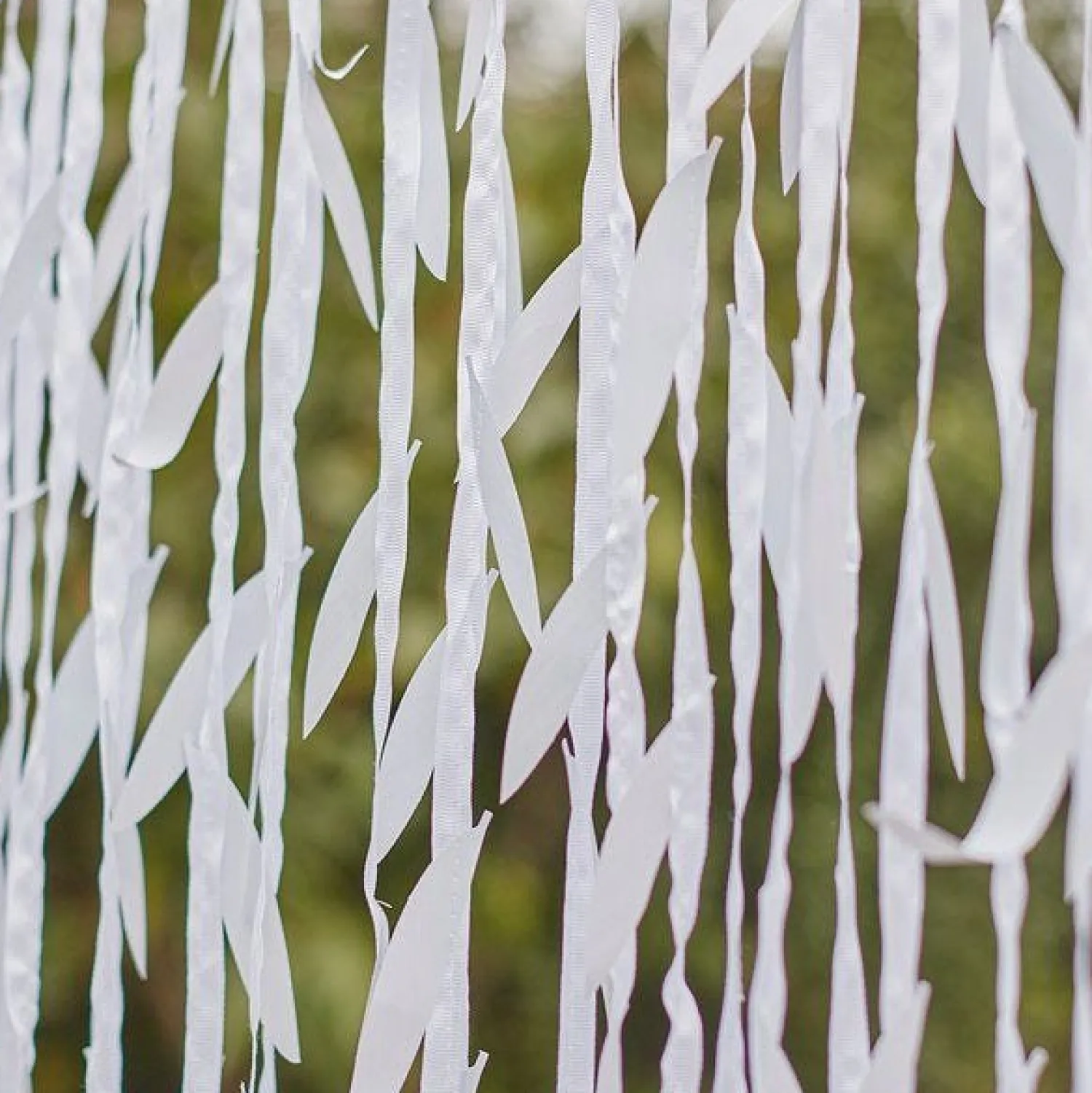 Party Delights White Leaf Ribbon Backdrop< Party Backdrops