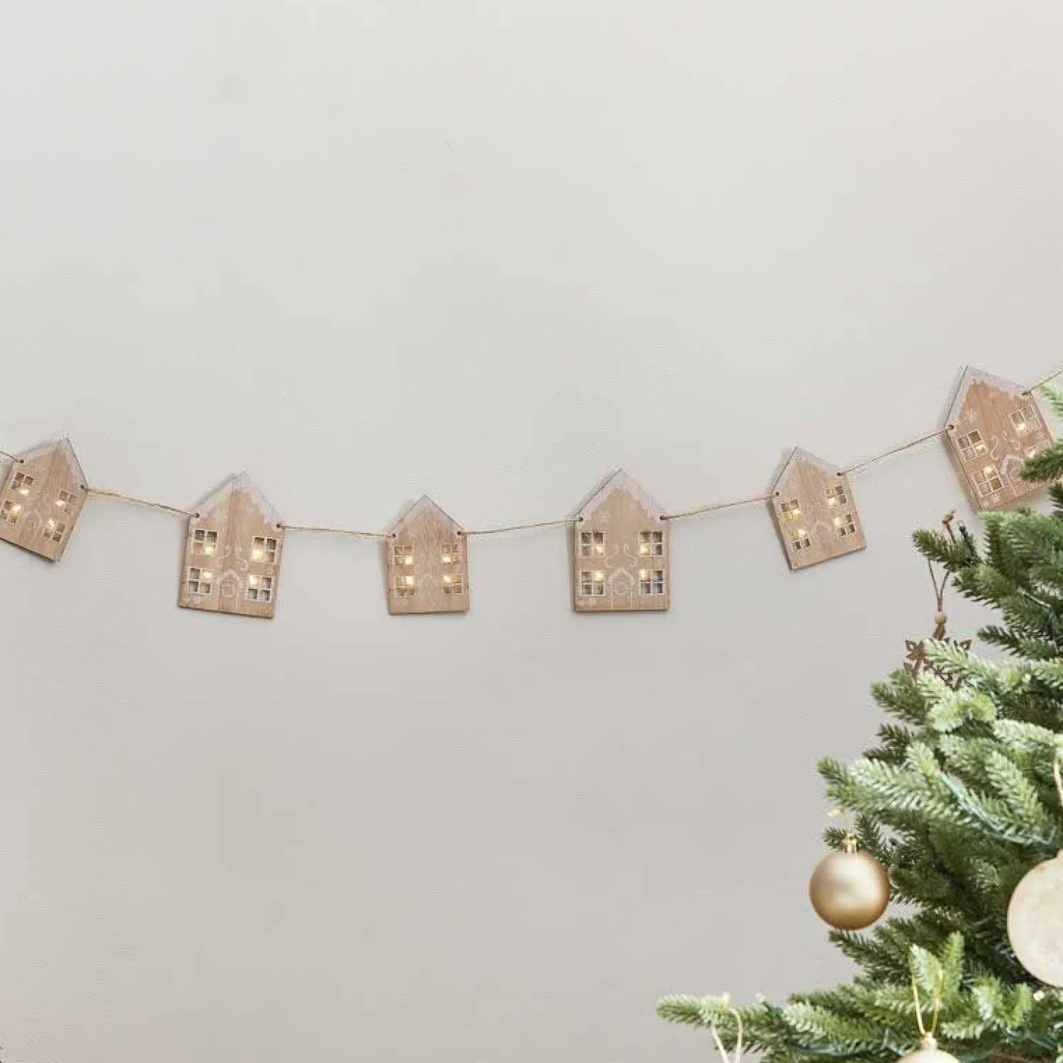 Party Delights Wooden House Bunting With Light Up Windows - 2M< Bunting